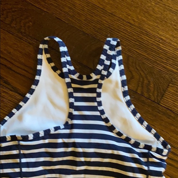 New balance for j. Crew athletic top. - Picture 4 of 4